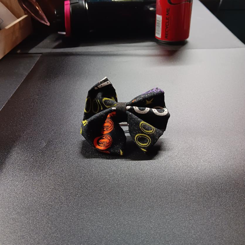 Medium Halloween hair bow, Design A